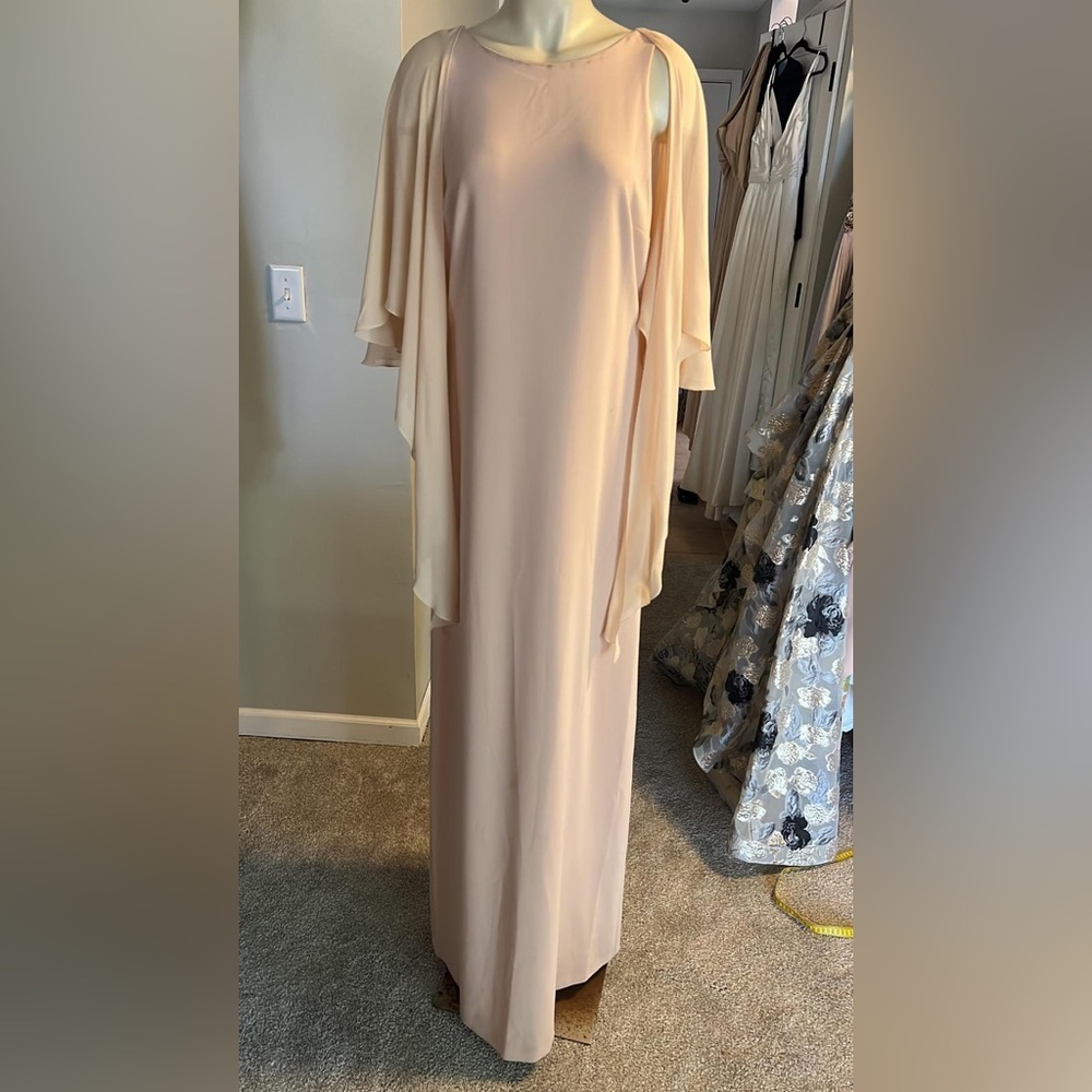 MAX MARA
Dovere Ruffled Cady Dress In Beige - Picture 14 of 14